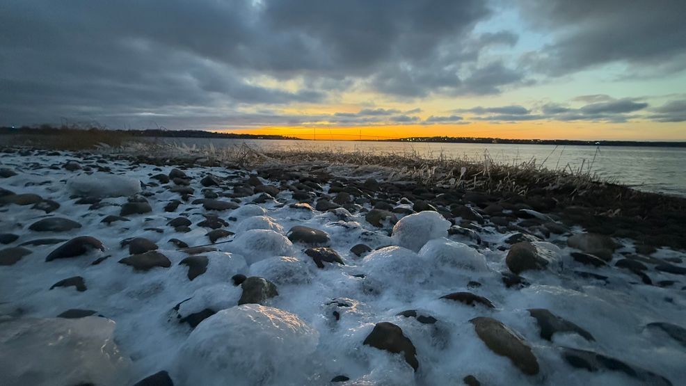 Maryland's Arctic Blast: Frigid Temperatures and Snow on the Horizon