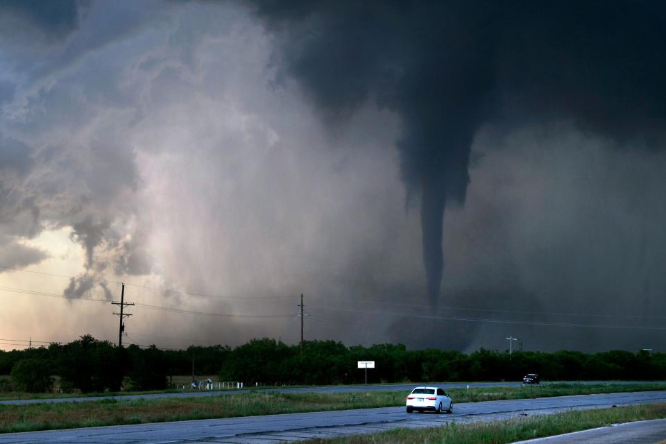 Dallas’ Most Devastating Storm in Years? Tornadoes, 74 MPH Winds, and ...